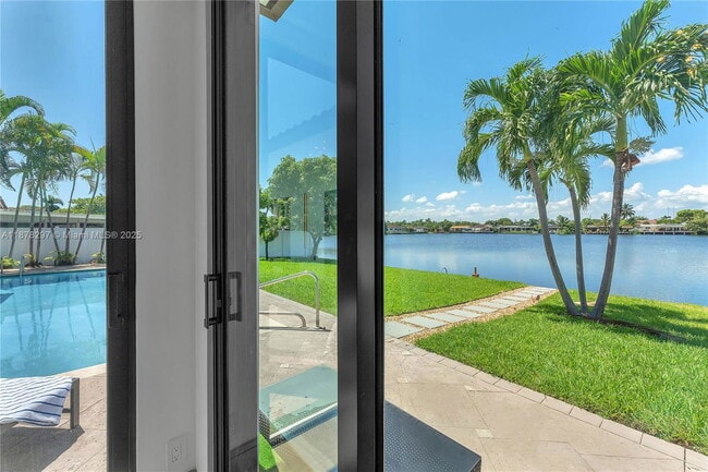 Building Photo - 21100 NE 25th Ct