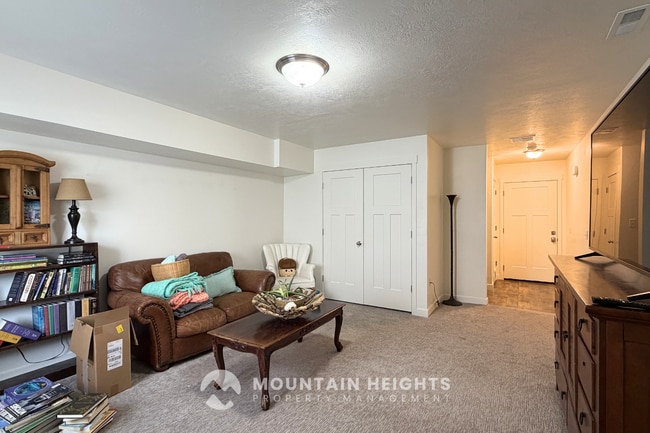 Building Photo - 4198 W High Gallery Ct