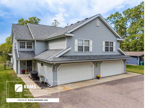 Building Photo - 815 Island Ct