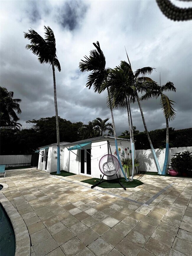 Building Photo - 3470 Sheridan Ave