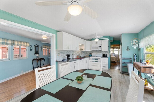 Building Photo - 1256 Nettles Blvd