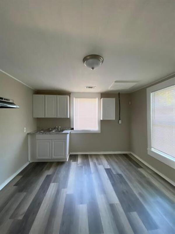 Building Photo - 108-108 De Groat St