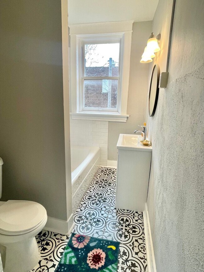 Building Photo - 4205 Botanical Ave