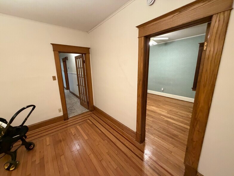 Building Photo - 4 Harris Ave