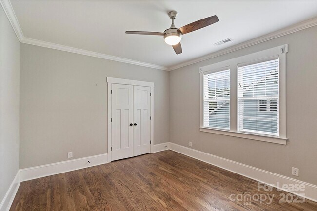 Building Photo - 126 N Smallwood Pl
