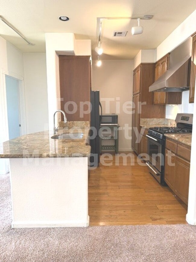 Building Photo - ***Dual-Primary 2 bed / 2 bath Condo in Carmel Valley - Available NOW***