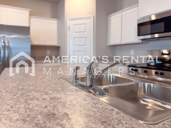 Building Photo - Modern Comfort Awaits in Mize Meadows Brand New Construction with Open Floor Plan!