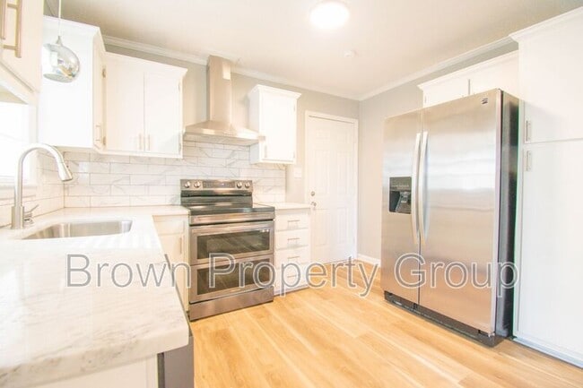 Building Photo - 4705 Beaufort Dr