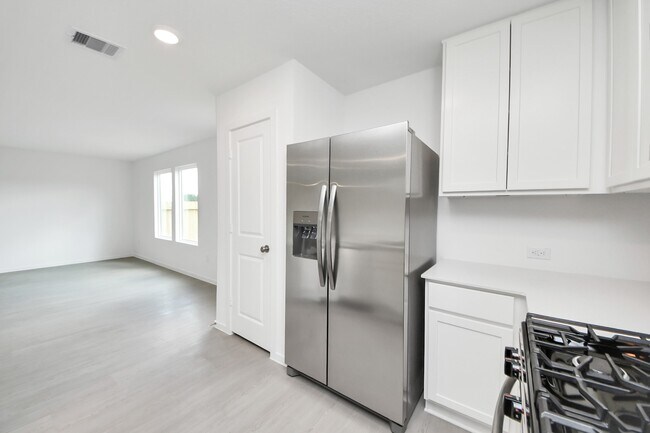 Building Photo - 13338 Rayhill Dr