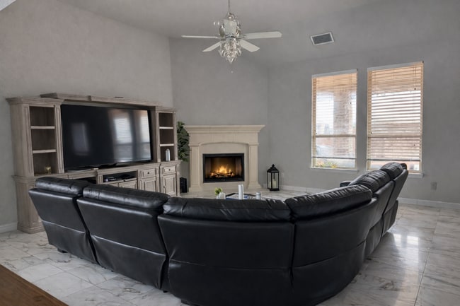 Building Photo - 2013 San Marino Ln