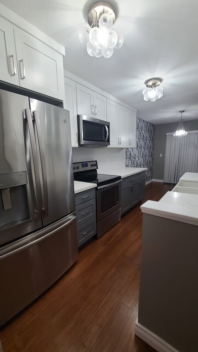 Building Photo - 17430 Ambaum Blvd S