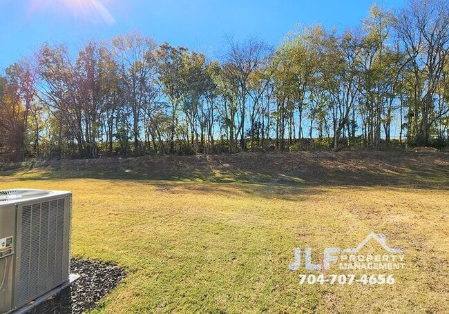 Building Photo - Coming Soon-Beautiful 5 Bed/3 Bath Home in...