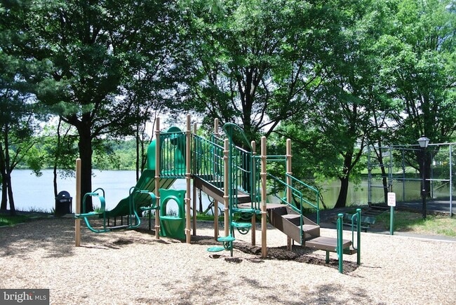 Building Photo - 2916 Bridgehampton Ct