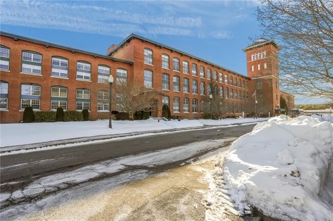 Building Photo - 1 Tupperware Dr