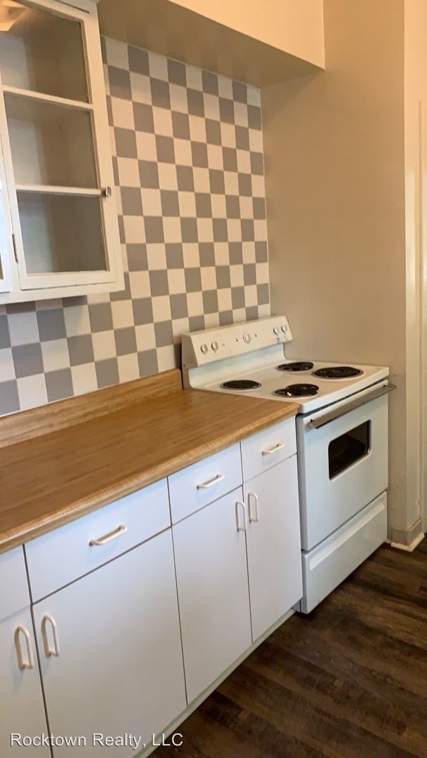 Building Photo - 316 N High St