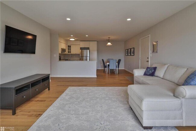 Building Photo - Beautiful 2 Bedroom Condo for Rent