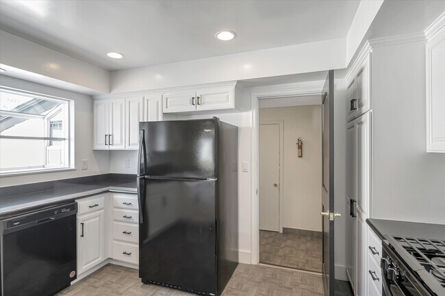 Building Photo - 18500 Celtic St