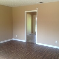 Building Photo - **UPCOMING**3 Bedroom / 1 1/2 Bathroom - H...