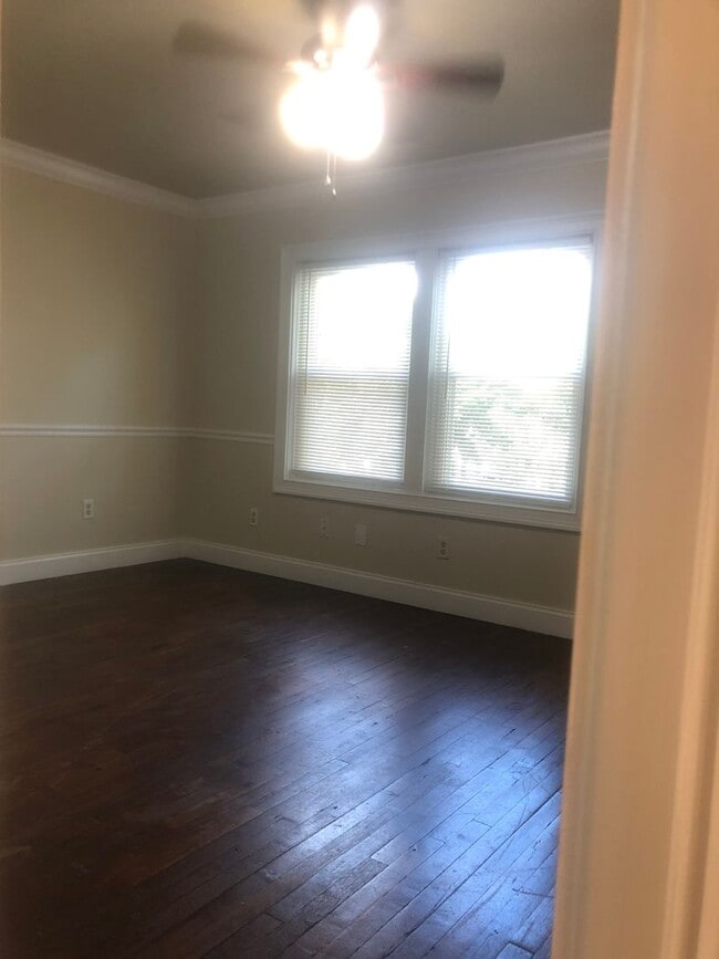 Building Photo - 234 N Summit St