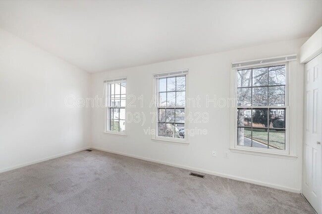 Building Photo - 6143 Summer Park Ln