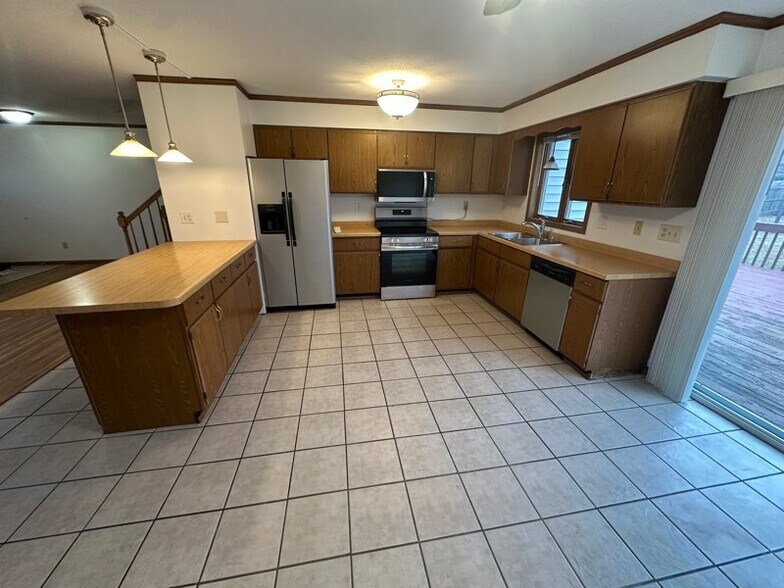 Building Photo - 1802 Talen St