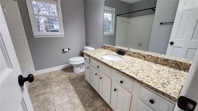 Building Photo - 5139 Chestnut Cir