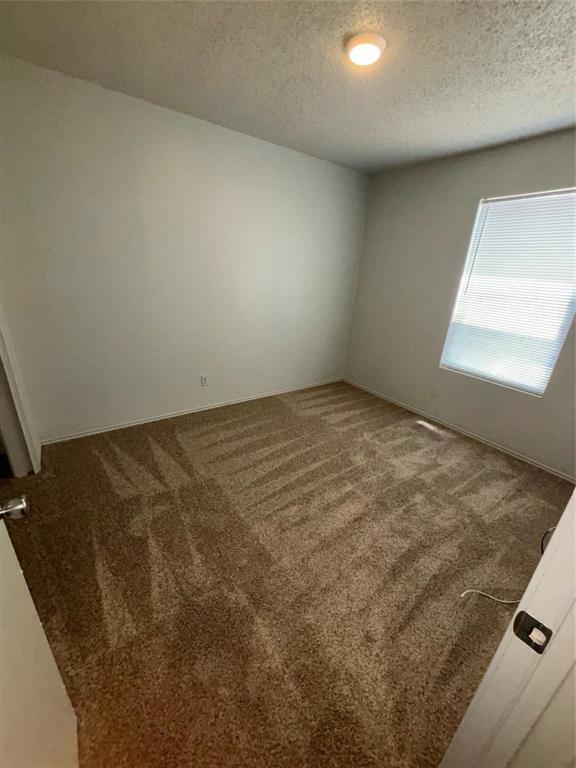 Building Photo - 2033 Redwing Way
