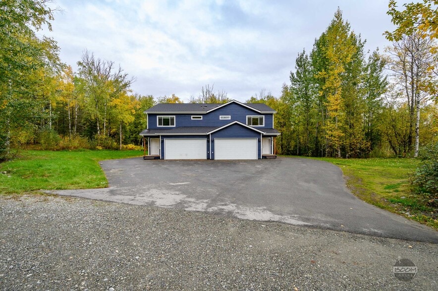 Building Photo - 1501 N Sunny Hill Cir