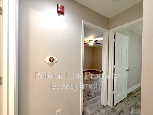 Building Photo - 416 Queens Rd