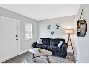 Building Photo - 50 Davie Blvd