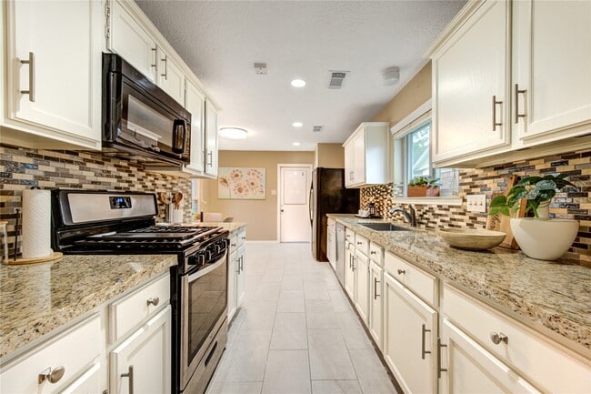 Building Photo - 7023 Brockington Dr