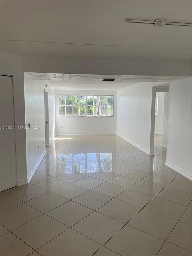 Building Photo - 6135 NW 186th St