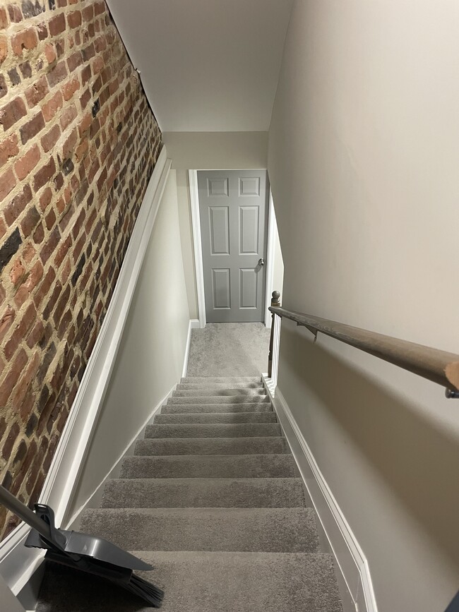 Building Photo - 2711 Ashland Ave