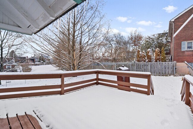 Building Photo - SCORE 50% OFF 1ST MONTH'S RENT IF SIGNED BY DEC 24! Stunning 3 bedroom home in East Pittsburgh av...