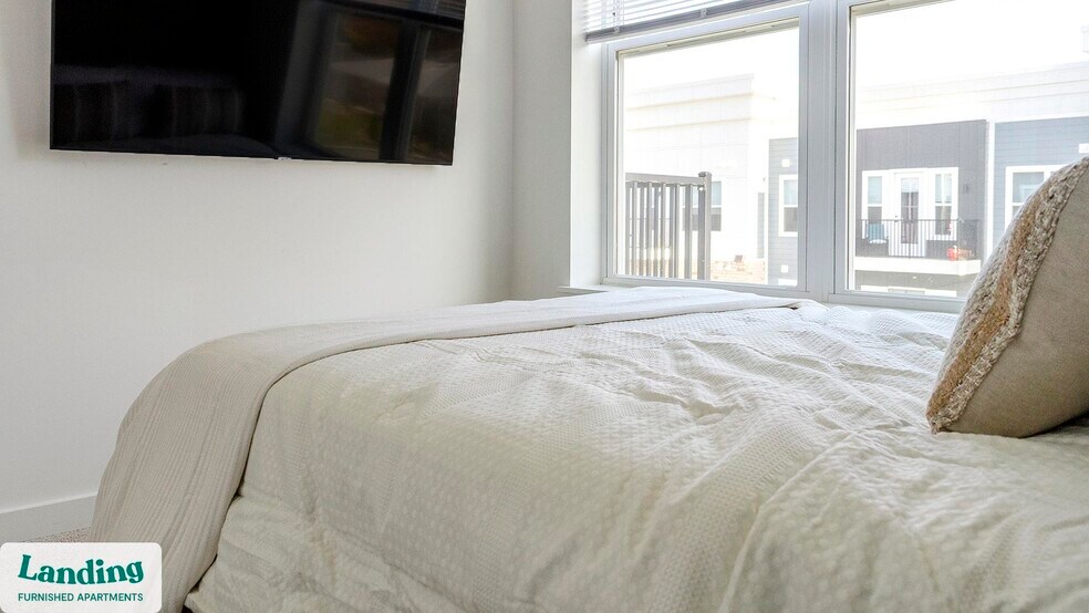 Building Photo - 650 N Main St