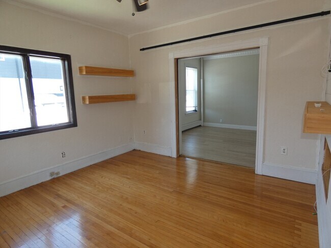 Building Photo - 63 Emerald St