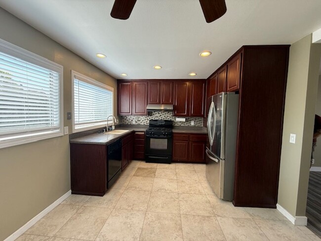 Building Photo - Cozy 2 bedroom, 2 bathroom town home in Wo...