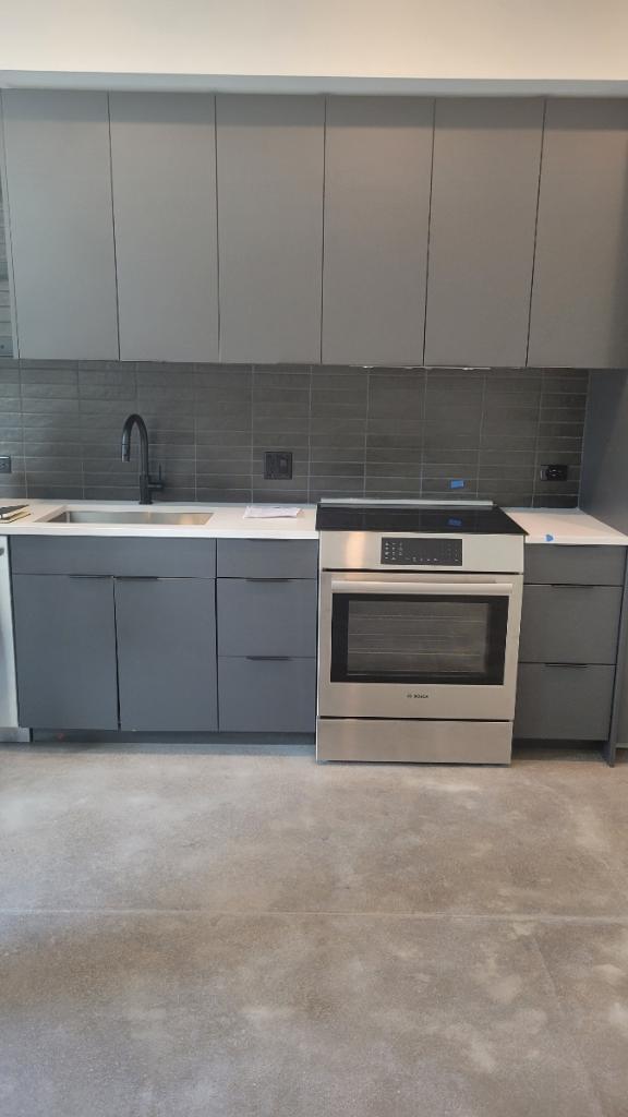 Building Photo - 1601 Park Ave