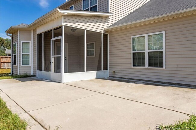 Building Photo - 573 Wedgefield Dr