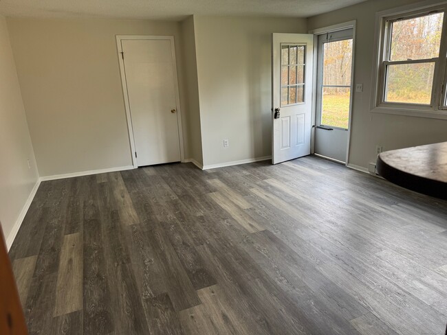 Building Photo - 820 Mansfield City Rd