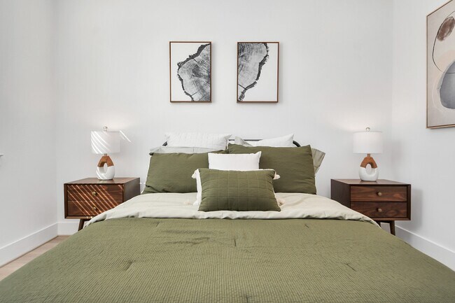 Building Photo - 2524 Live Oak St