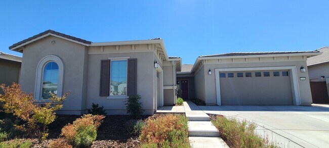 Building Photo - Next Gen Home with main house and guess unit in Spring lake Area