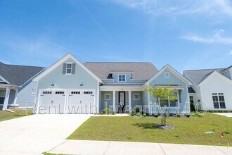 Building Photo - 165 Benoit Cir