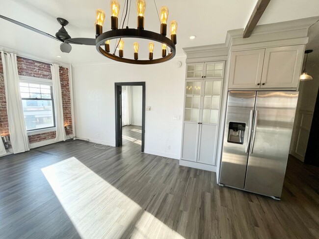 Building Photo - *** Cozy 1 bed 1 bath include all the util...