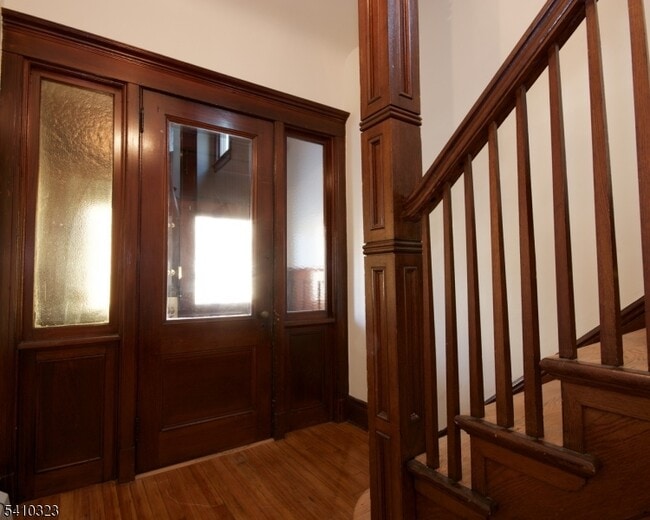 Building Photo - 13 Oxford St