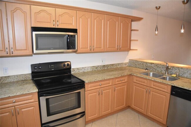 Building Photo - 3651 N Goldenrod Rd