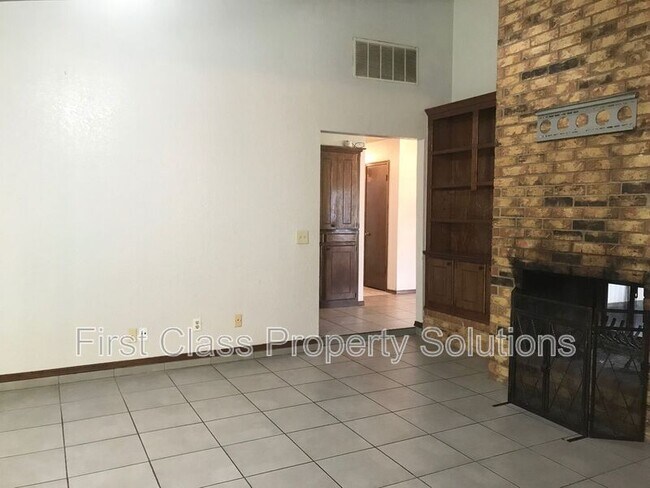 Building Photo - 5316 NW 111th Terrace