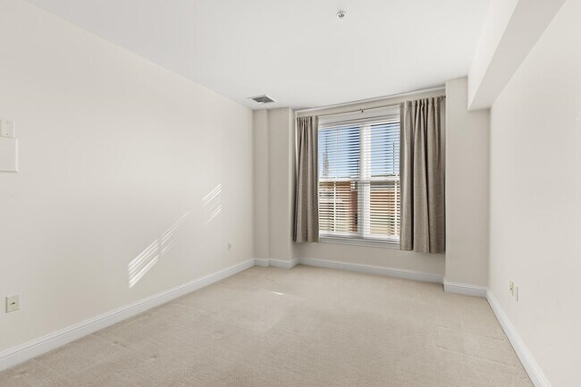 Building Photo - Portsmouth