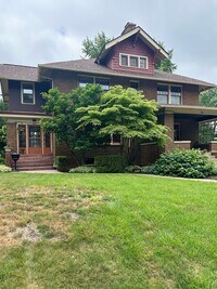 Building Photo - Charming Furnished 3BR/2BA Duplex in Histo...