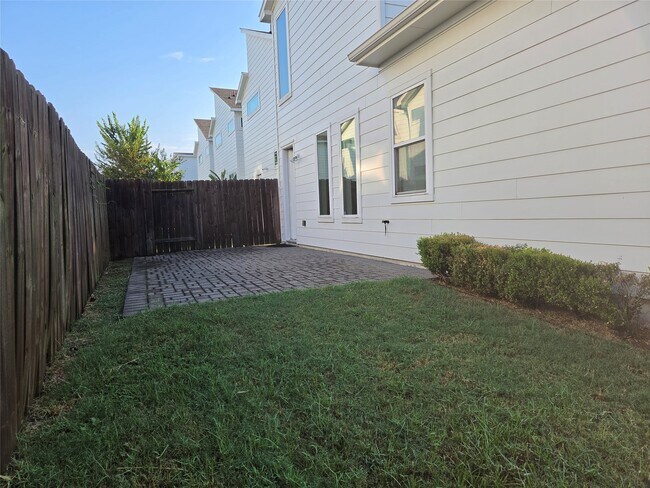Building Photo - 5403 Tocayo Pl